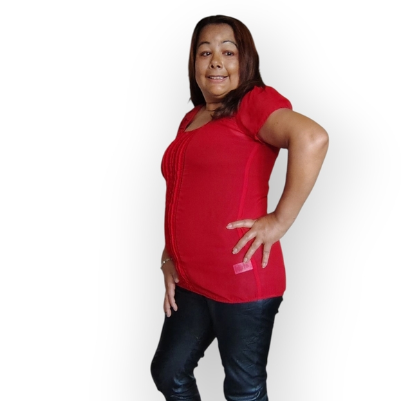 Maurices Women's Small Vibrant Red Short Sleeve Tee - Picture 12 of 16